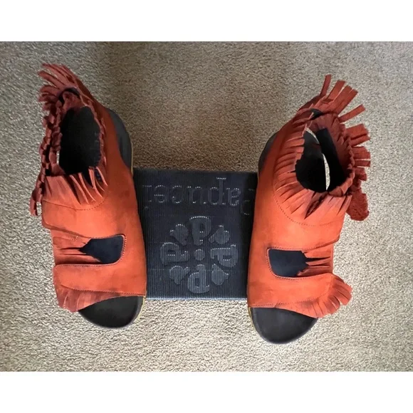 New in box. Papucei sandals. - Picture 3 of 12